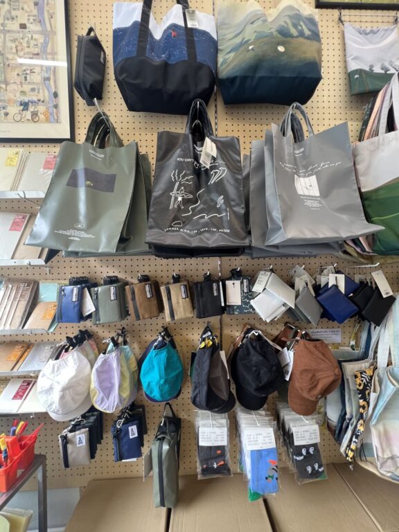 Play works - Shop & Cafe Bag and Cap